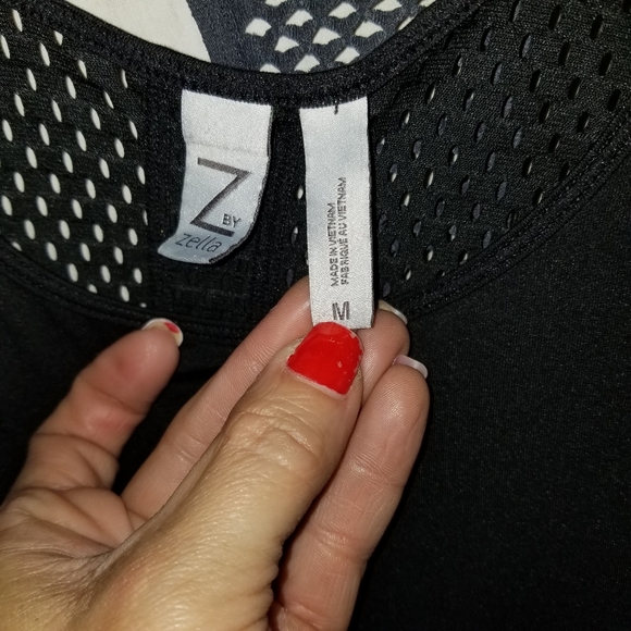 2 Zella Size Medium Tank Tops - Picture 3 of 8